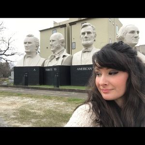 Meet your Posher, Danielle